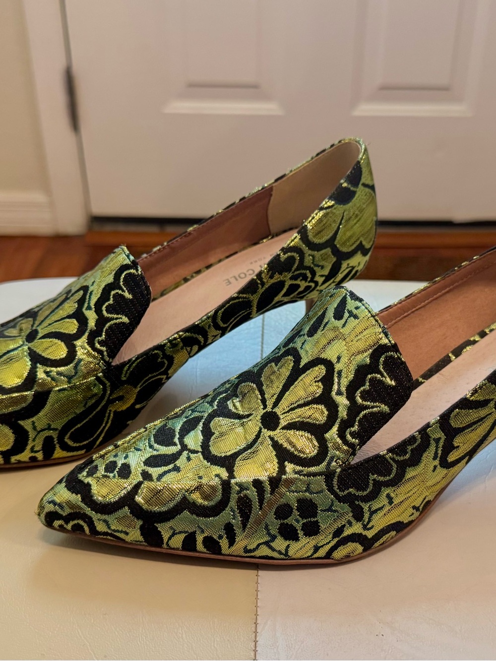 Kenneth Cole Metallic Green and Black Floral Jacquard Pointed Toe Heels Size 9.5